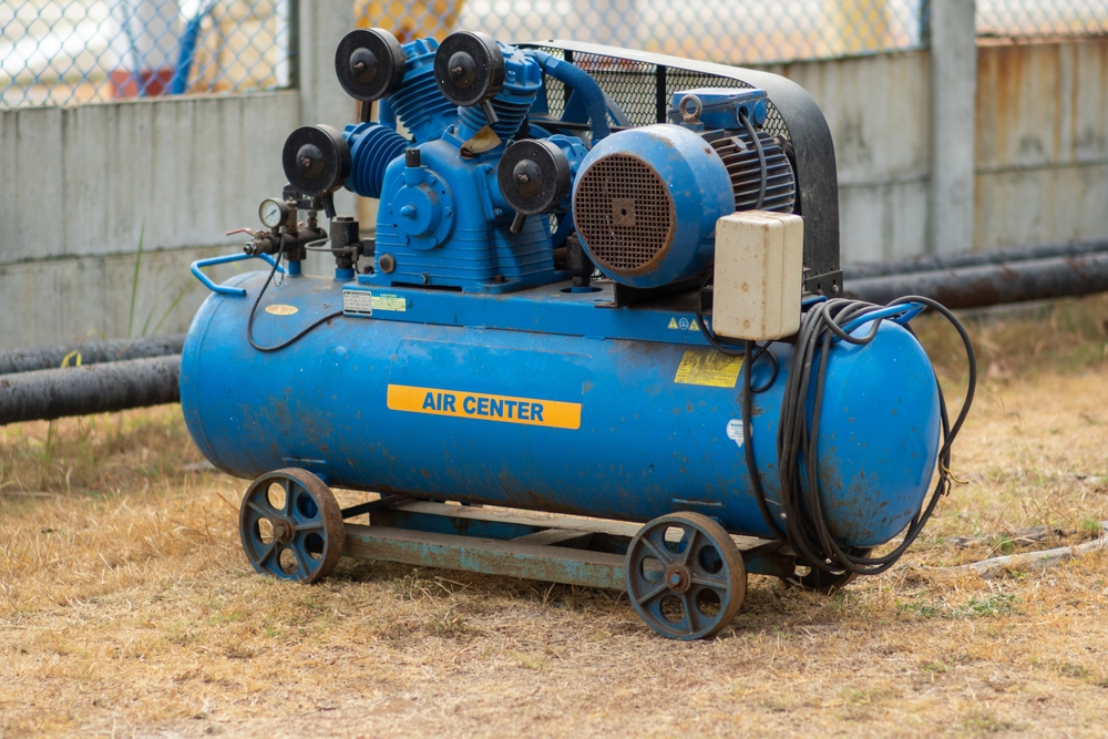 Portable,air,compressor,with,blue,tube