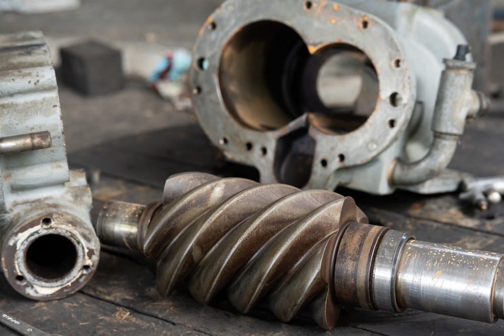 Details,of,a,old,screw,compressor,that,has,been,in
